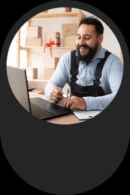 Funcionário realizando o controle de provisões