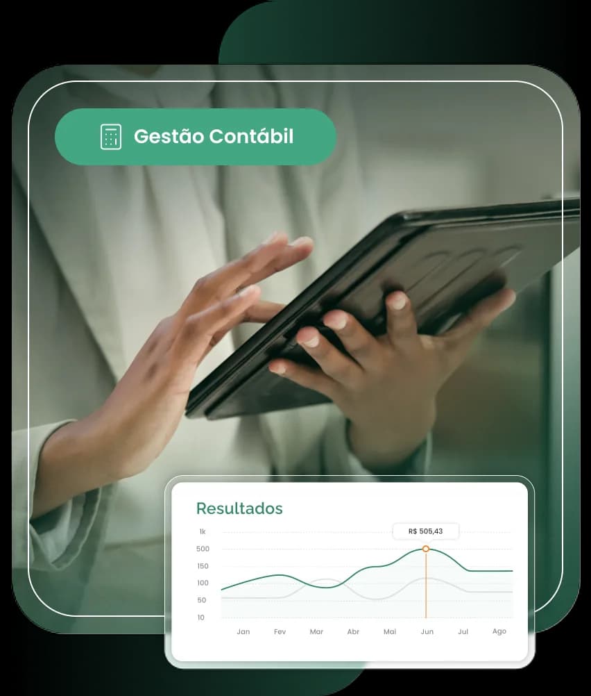 Funcionários realizando a gestão contábil pela EGS