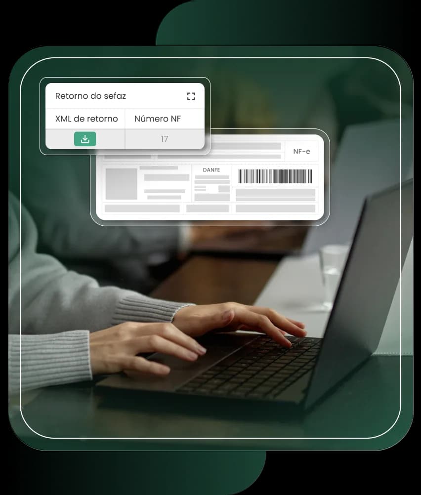 Funcionários realizando a gestão fiscal com a EGS