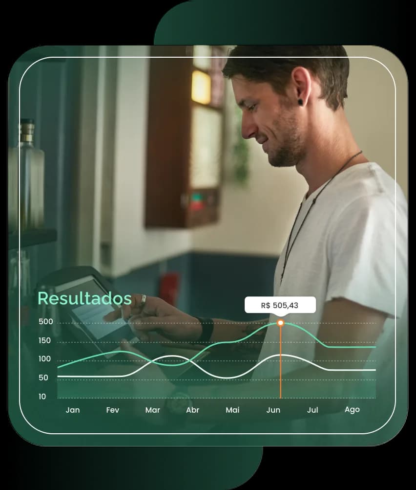 Funcionária utilizando o sistema EGS