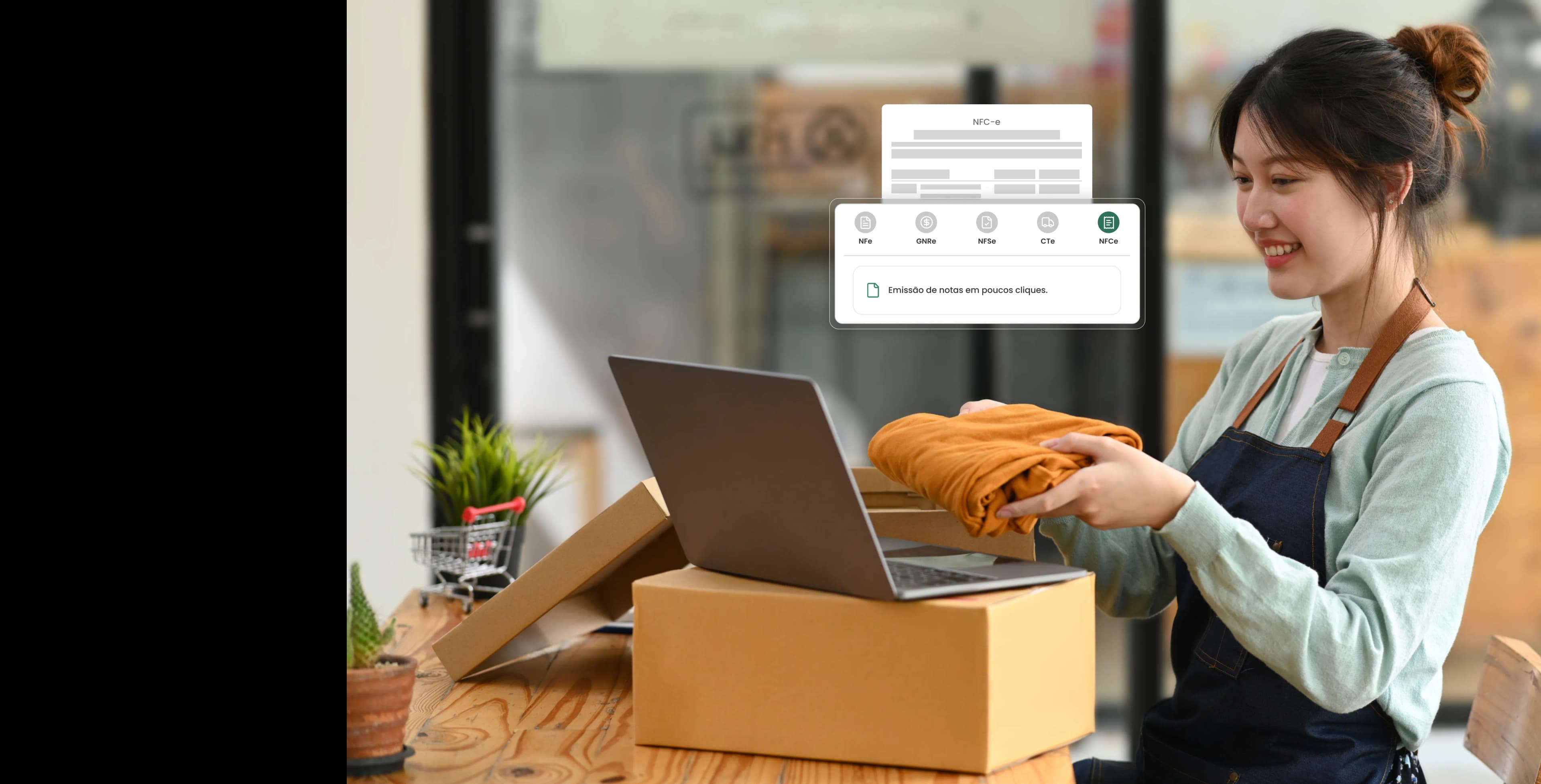 Operador de caixa utilizando o sistema EGS para emitir NFC-e integrada ao PDV